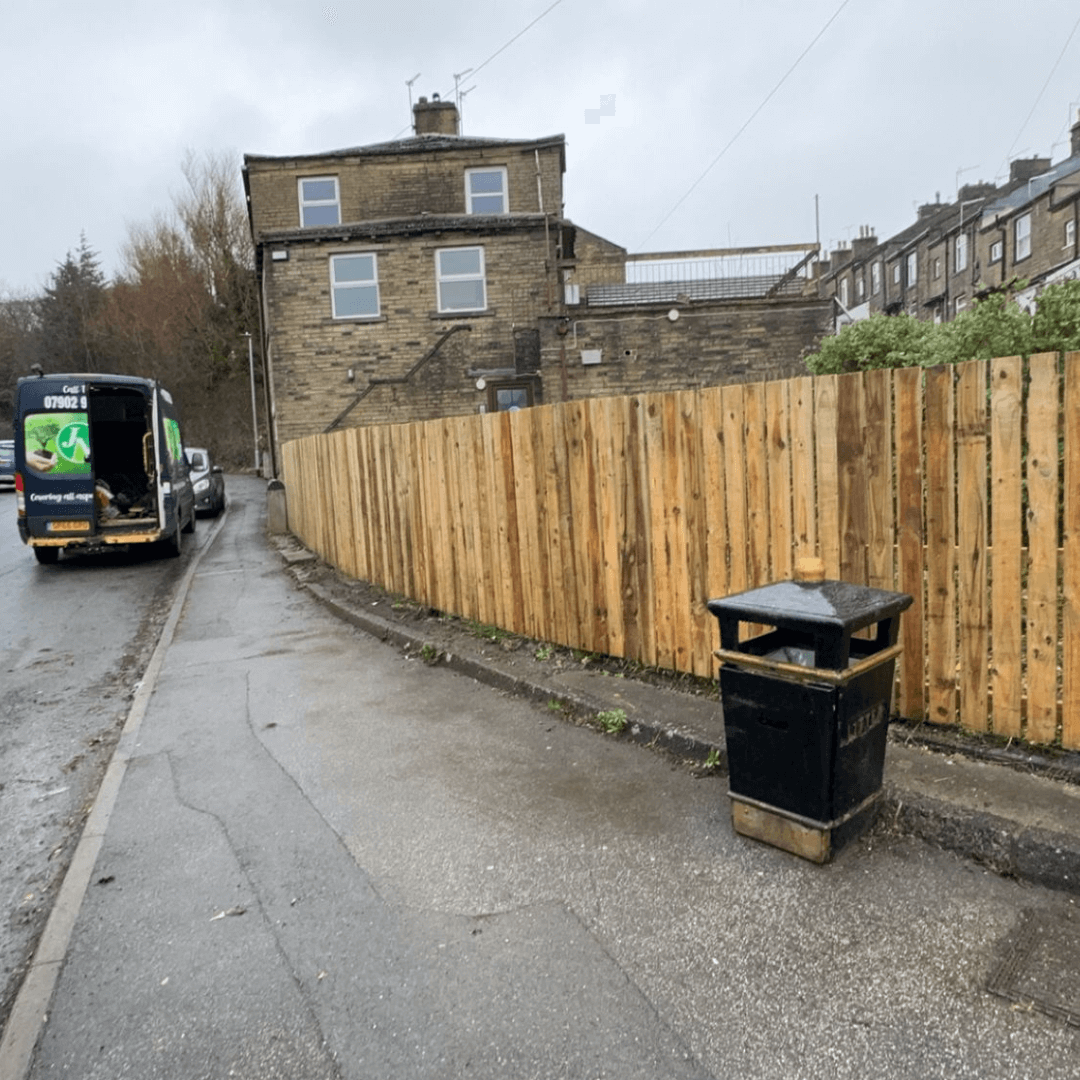 professional fencing errections in the bradford area